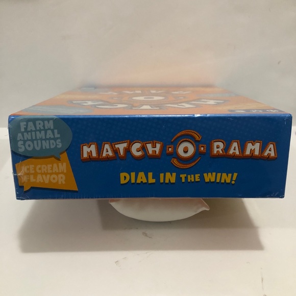USAOPOLY Match-O-Rama Family Board Game Press Your Luck Matching Game Fun New - Picture 6 of 9